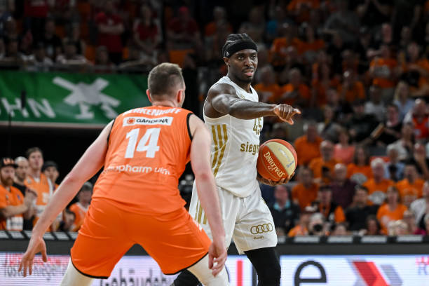 足球是一项 足球是一项